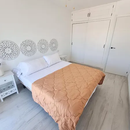 La Caracola I Beachfront & Center *