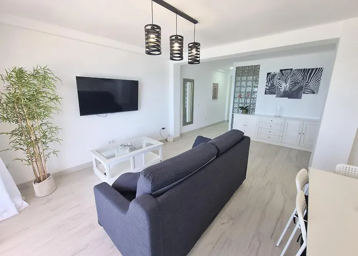 La Caracola I Beachfront & Center *